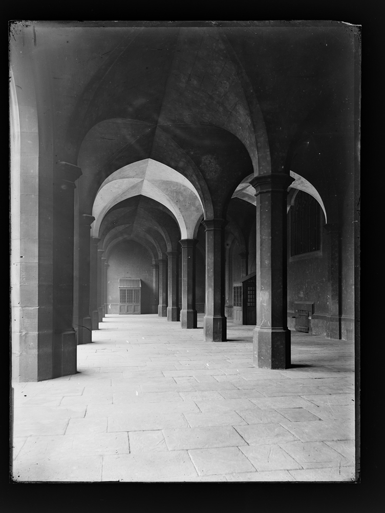 https://d33k3t-davidrowanorg-2053.site.tb-hosting.com/files/gimgs/54_ke-archive-extra-large-glass-plate-negatives----big-school-top-of-boys-staircase-cloisters-2.jpg